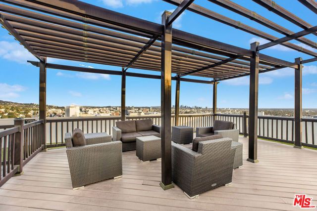 7250 Franklin Avenue 1204, Los Angeles, CA 90046