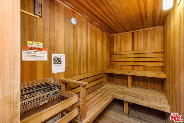 7250 Franklin Avenue 1204, Los Angeles, CA 90046