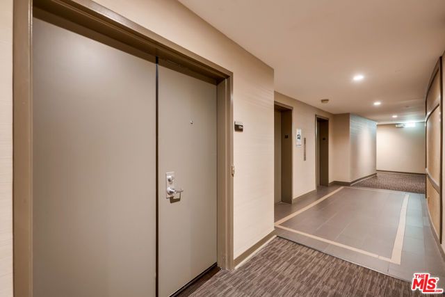 7250 Franklin Avenue 1204, Los Angeles, CA 90046