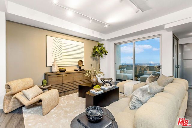 7250 Franklin Avenue 1204, Los Angeles, CA 90046