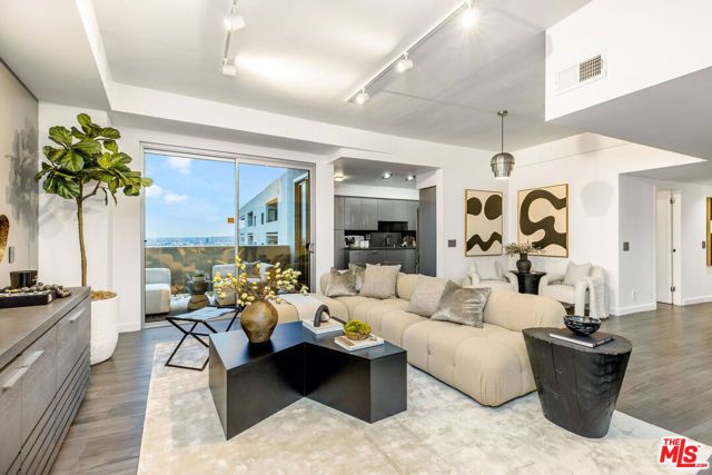 7250 Franklin Avenue 1204, Los Angeles, CA 90046