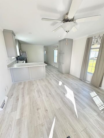 20 True Rd Unit 101, Meredith, NH 03253