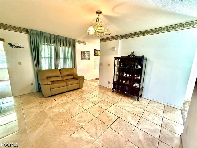 217 Oaklawn CT, Lehigh Acres, FL 33936
