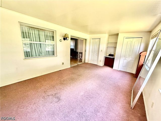 217 Oaklawn CT, Lehigh Acres, FL 33936