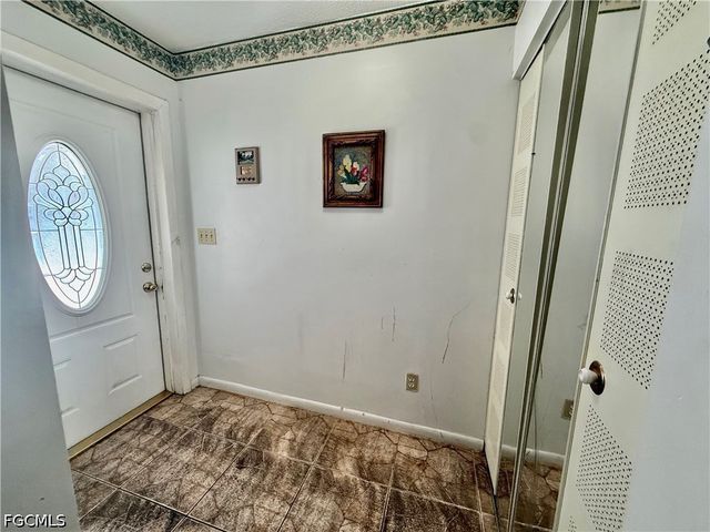 217 Oaklawn CT, Lehigh Acres, FL 33936