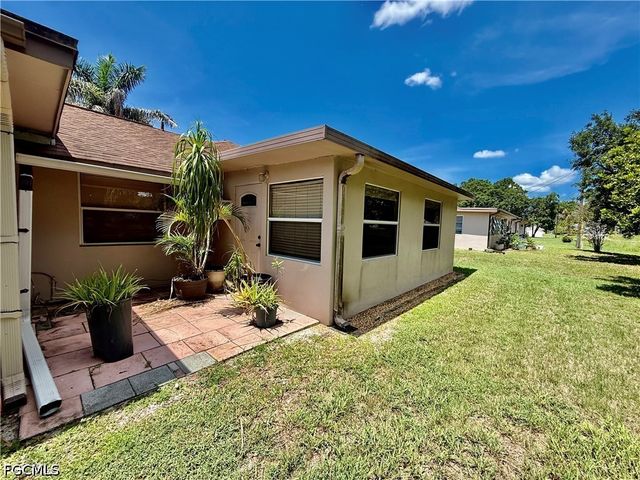 217 Oaklawn CT, Lehigh Acres, FL 33936