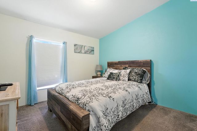 6802 E Pendleton Rd, Benton City, WA 99320