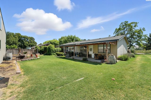 6802 E Pendleton Rd, Benton City, WA 99320