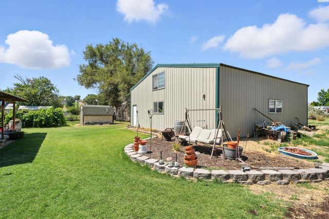 6802 E Pendleton Rd, Benton City, WA 99320