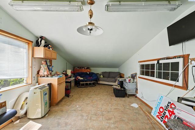 6802 E Pendleton Rd, Benton City, WA 99320