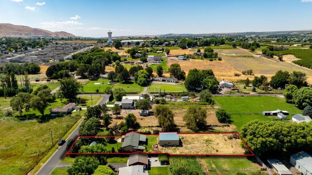 6802 E Pendleton Rd, Benton City, WA 99320