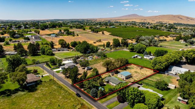 6802 E Pendleton Rd, Benton City, WA 99320