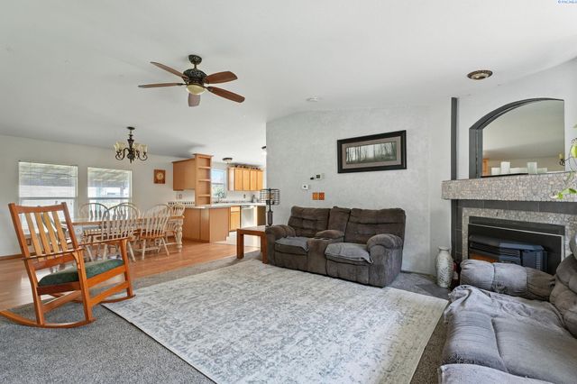 6802 E Pendleton Rd, Benton City, WA 99320