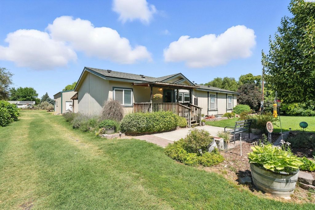 6802 E Pendleton Rd, Benton City, WA 99320