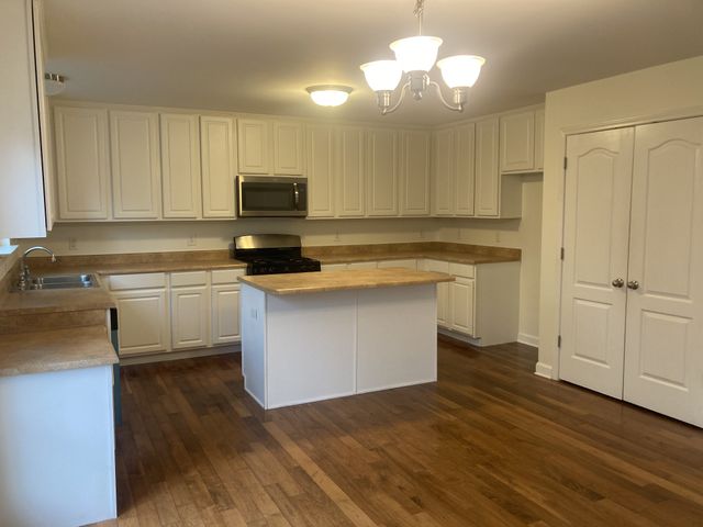 983 Acadia Ct, Gallatin, TN 37066