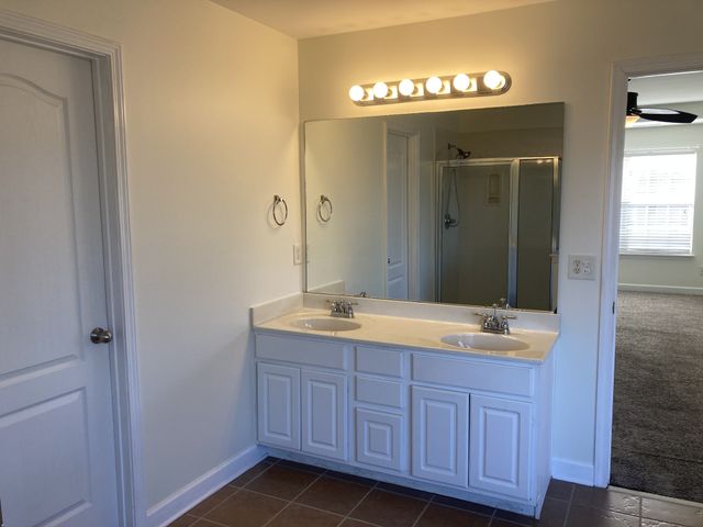 983 Acadia Ct, Gallatin, TN 37066