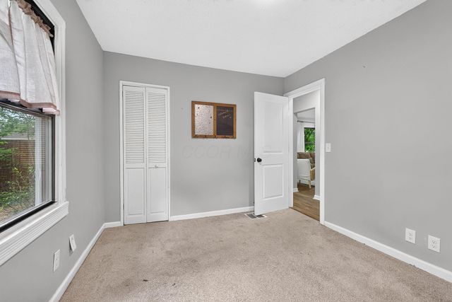 5698 Indianola Avenue, Worthington, OH 43085