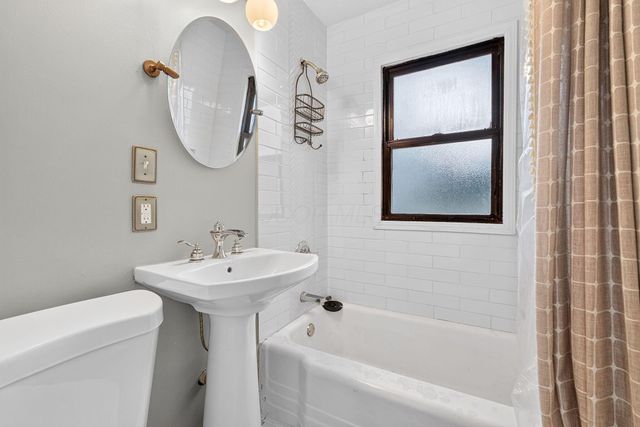 5698 Indianola Avenue, Worthington, OH 43085