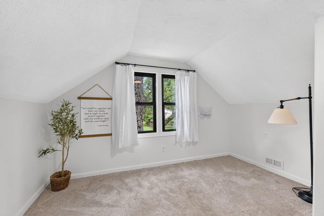 5698 Indianola Avenue, Worthington, OH 43085