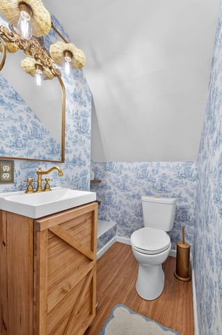 5698 Indianola Avenue, Worthington, OH 43085