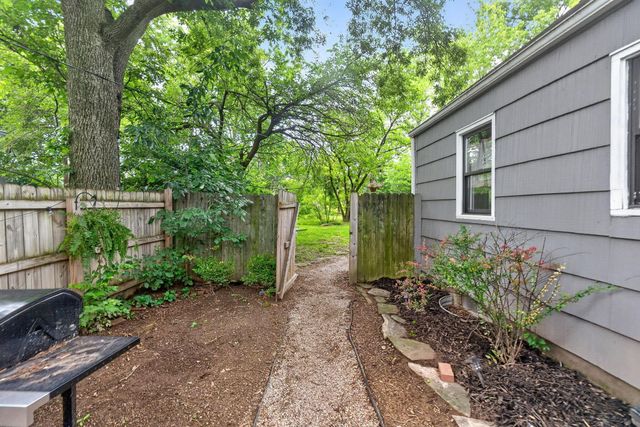 5698 Indianola Avenue, Worthington, OH 43085