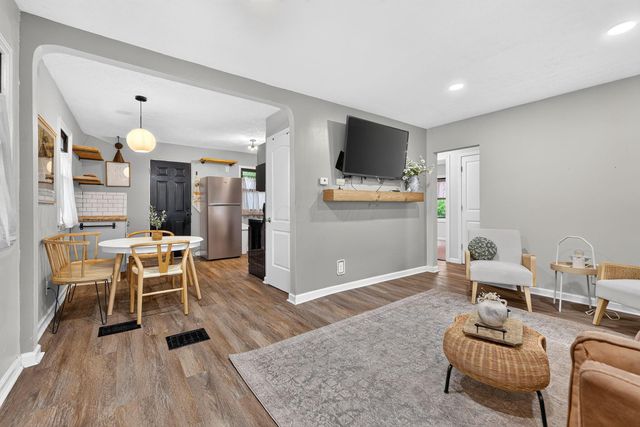 5698 Indianola Avenue, Worthington, OH 43085