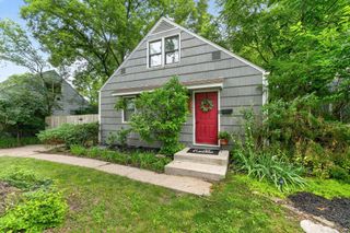 5698 Indianola Avenue, Worthington, OH 43085