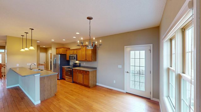 807 Maple Shade Drive, Holmen, WI 54636