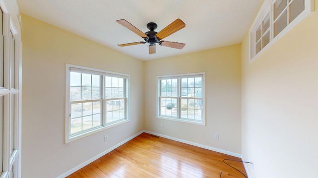 807 Maple Shade Drive, Holmen, WI 54636