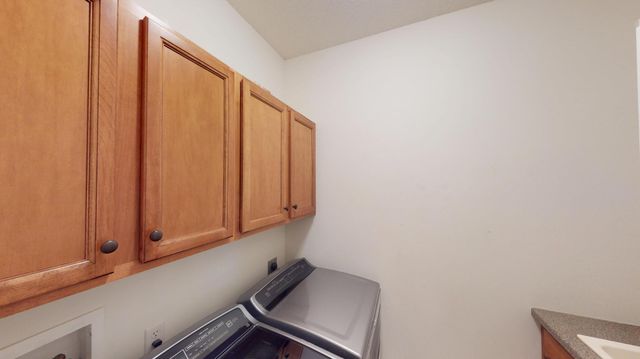 807 Maple Shade Drive, Holmen, WI 54636