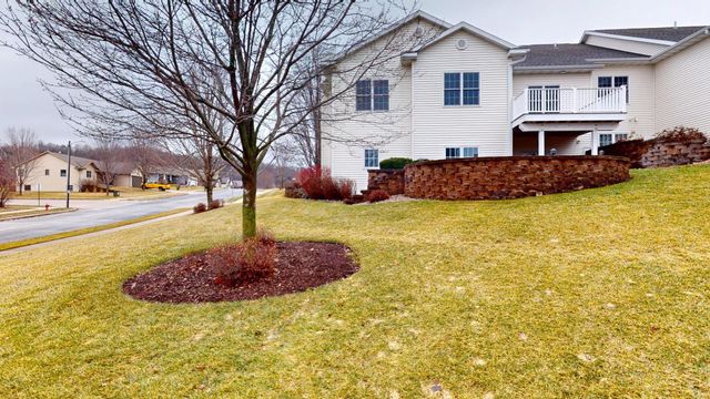 807 Maple Shade Drive, Holmen, WI 54636
