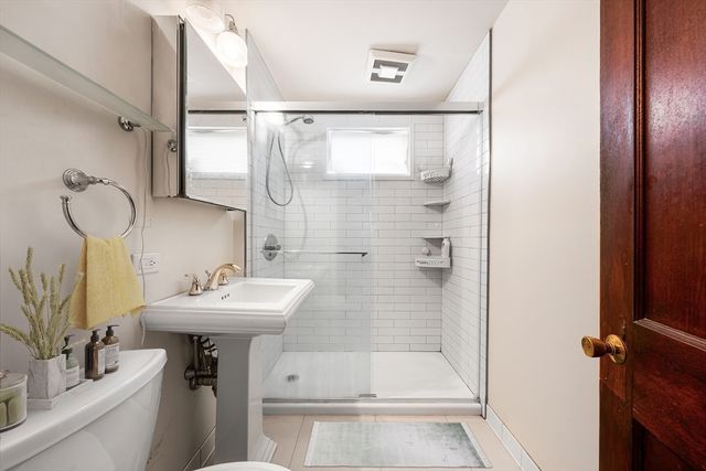 5 Douglas Ave 1, Somerville, MA 02145
