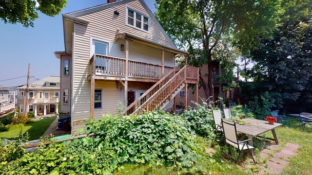 5 Douglas Ave 1, Somerville, MA 02145