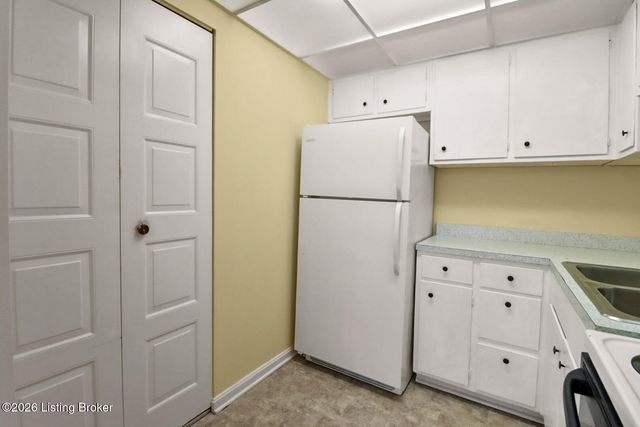316 Casa Bella Ct 316, Louisville, KY 40220