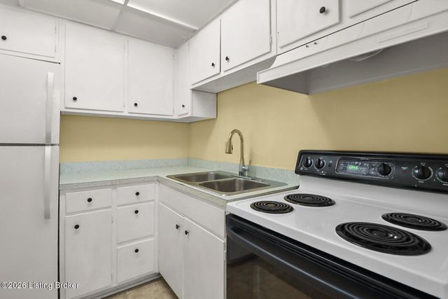 316 Casa Bella Ct 316, Louisville, KY 40220
