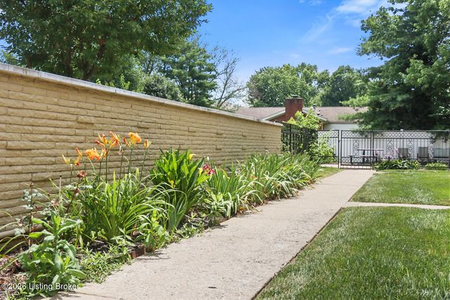 316 Casa Bella Ct 316, Louisville, KY 40220