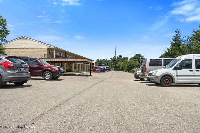 316 Casa Bella Ct 316, Louisville, KY 40220