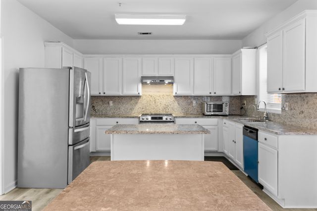 1140 Foxcroft Drive, Morrow, GA 30260