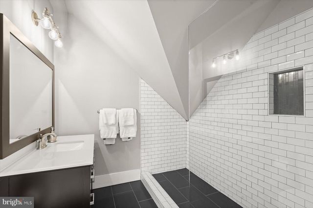 5915 ONONDAGA RD, Bethesda, MD 20816