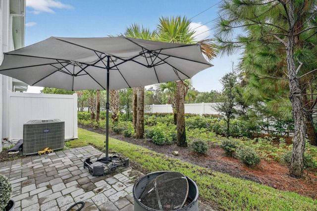 5652 SE Edgewater Circle, Stuart, FL 34997