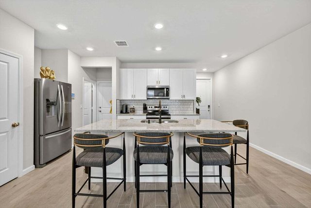 5652 SE Edgewater Circle, Stuart, FL 34997