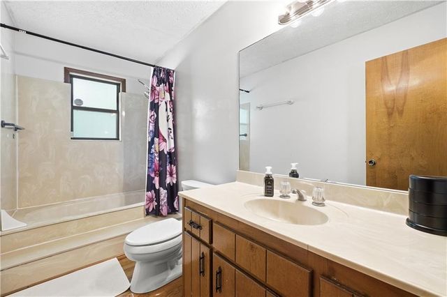 2184 Deep Woods Way, Marietta, GA 30062