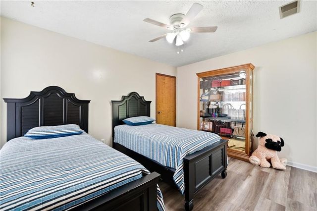 2184 Deep Woods Way, Marietta, GA 30062