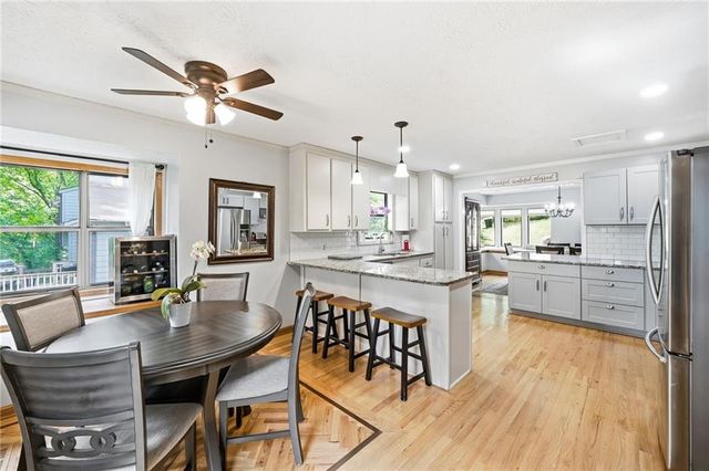 2184 Deep Woods Way, Marietta, GA 30062