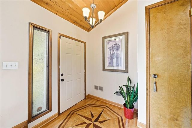 2184 Deep Woods Way, Marietta, GA 30062