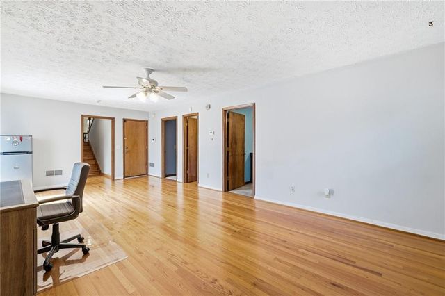 2184 Deep Woods Way, Marietta, GA 30062