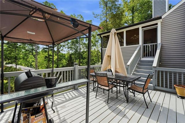 2184 Deep Woods Way, Marietta, GA 30062