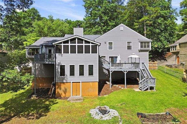 2184 Deep Woods Way, Marietta, GA 30062