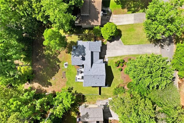 2184 Deep Woods Way, Marietta, GA 30062