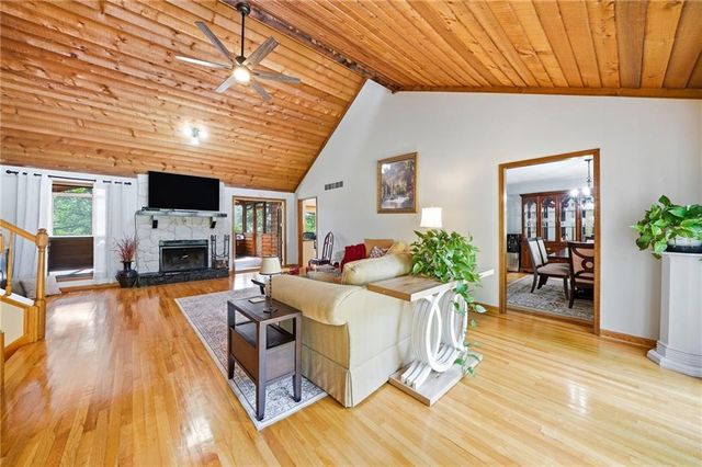 2184 Deep Woods Way, Marietta, GA 30062
